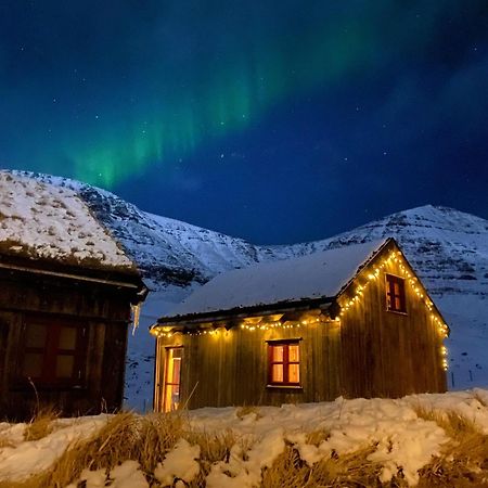 Mulafossur Cottages By Famous Waterfall In Gasadalur Экстерьер фото