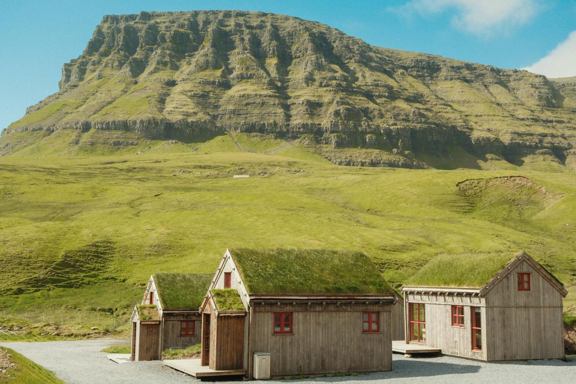 Mulafossur Cottages By Famous Waterfall In Gasadalur Экстерьер фото