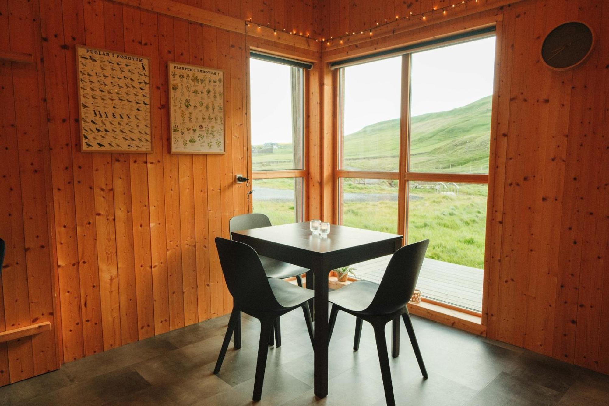 Mulafossur Cottages By Famous Waterfall In Gasadalur Экстерьер фото