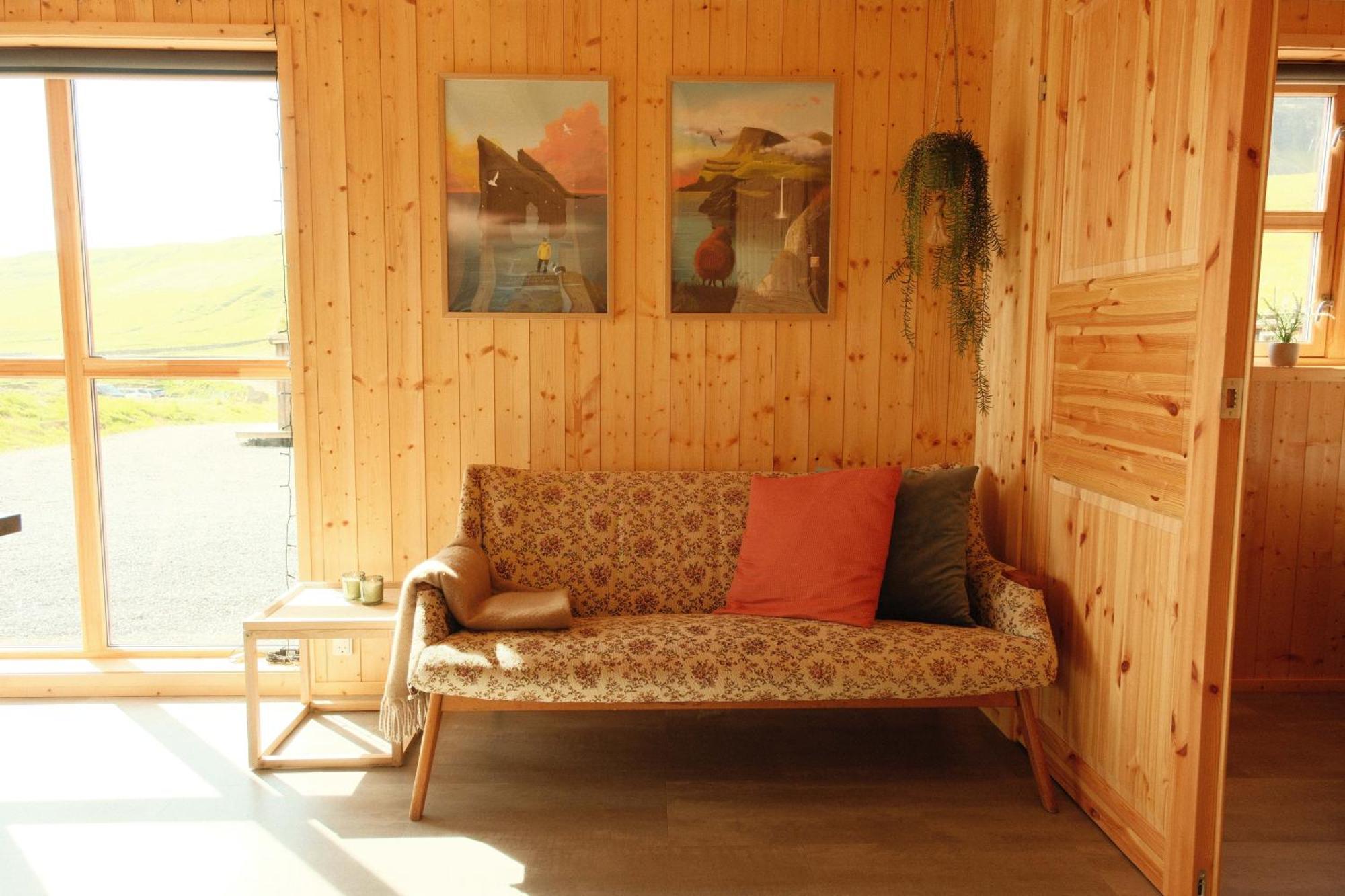 Mulafossur Cottages By Famous Waterfall In Gasadalur Экстерьер фото