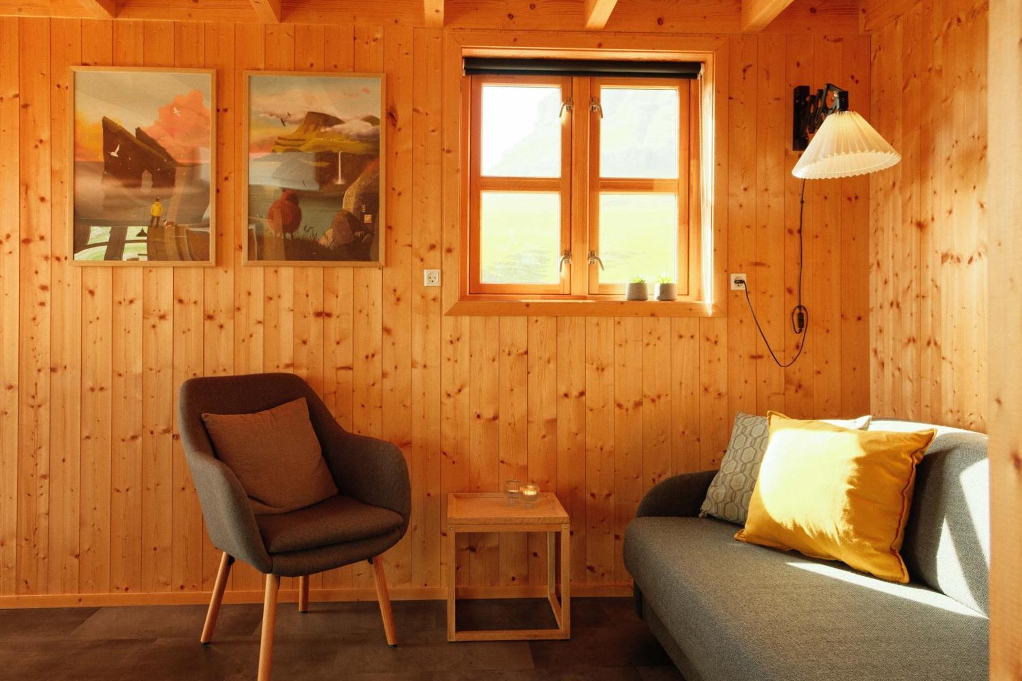 Mulafossur Cottages By Famous Waterfall In Gasadalur Экстерьер фото