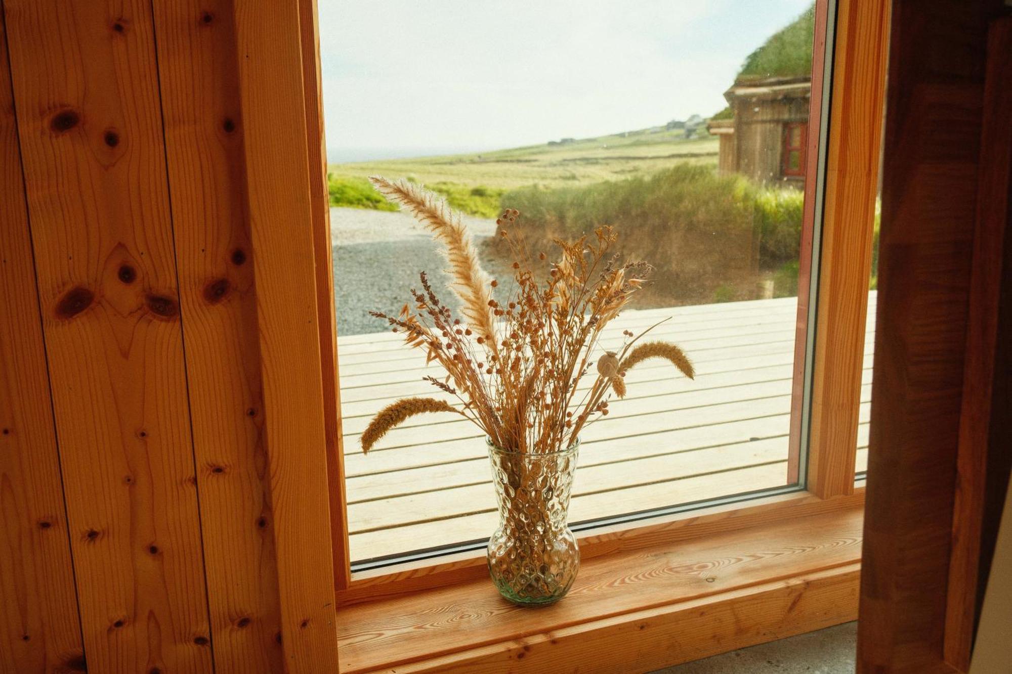 Mulafossur Cottages By Famous Waterfall In Gasadalur Экстерьер фото
